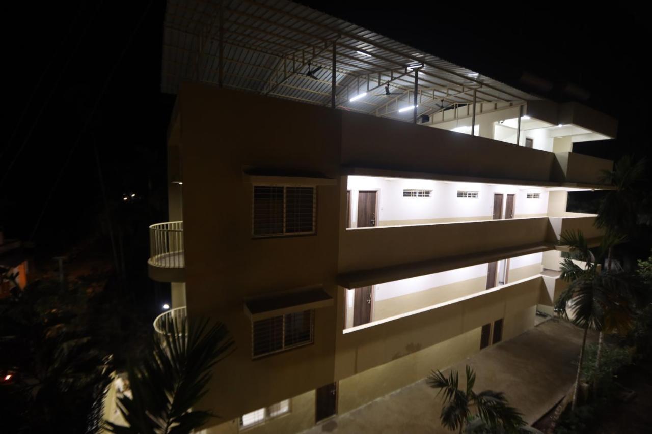 Shree Swami Samarth Resort Diveāgar Buitenkant foto